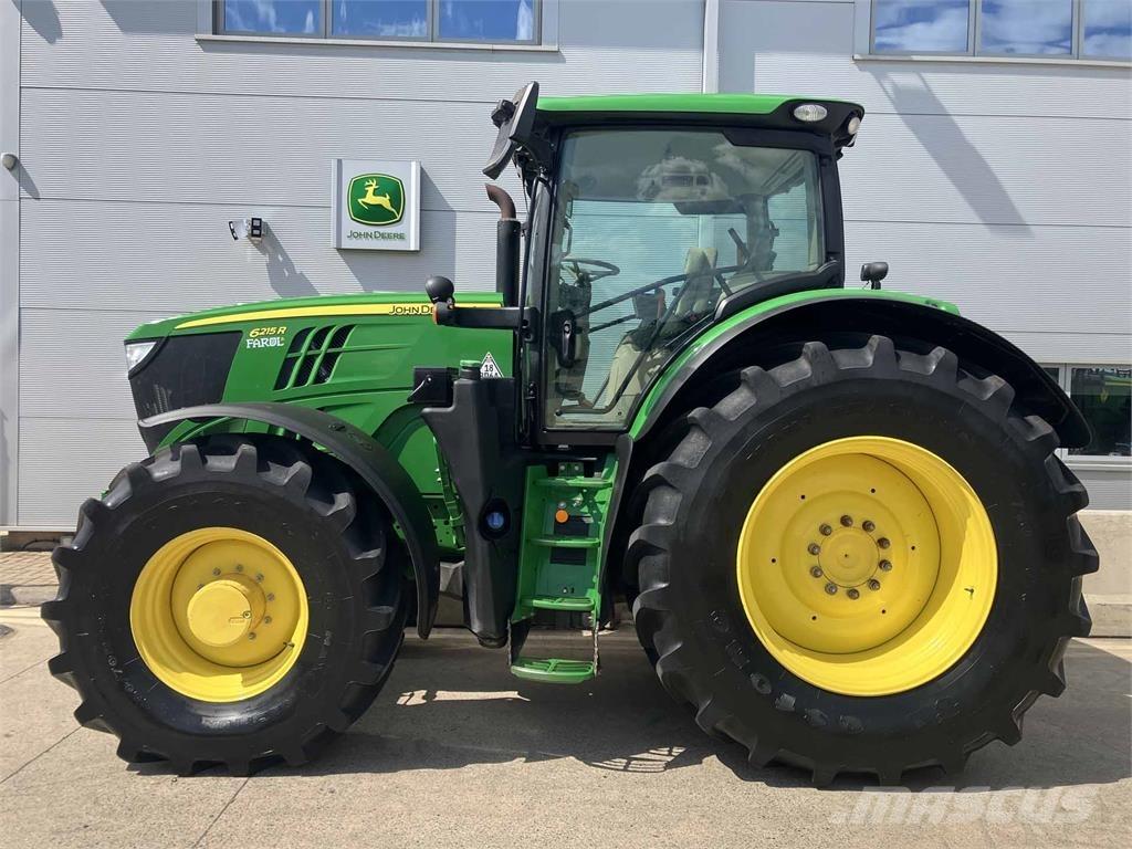 John Deere 6215R Traktory