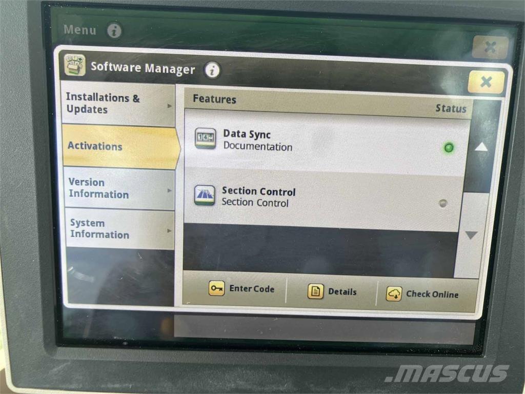 John Deere 6215R Traktory
