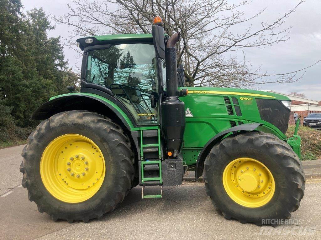 John Deere 6250R Traktory