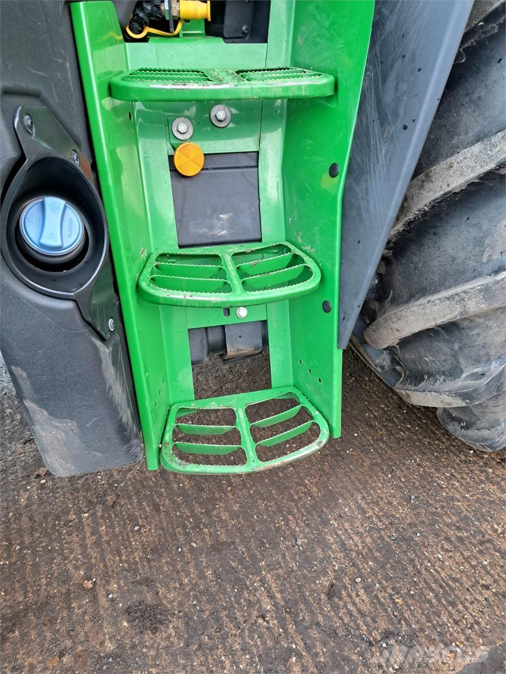 John Deere 6R 155 Traktory