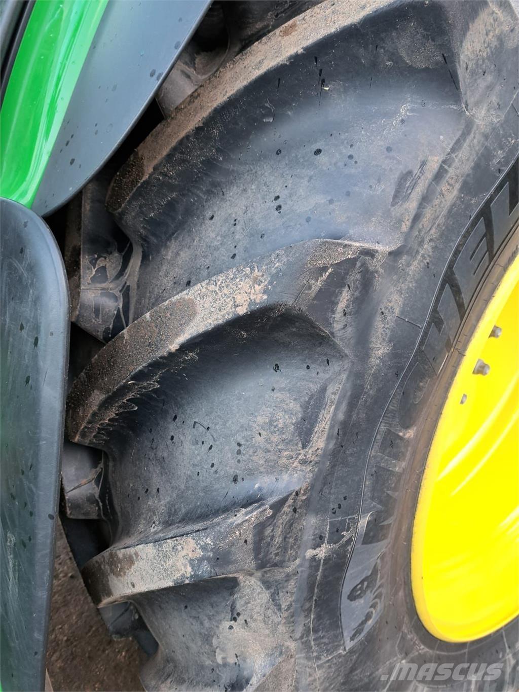 John Deere 6R 155 Traktory