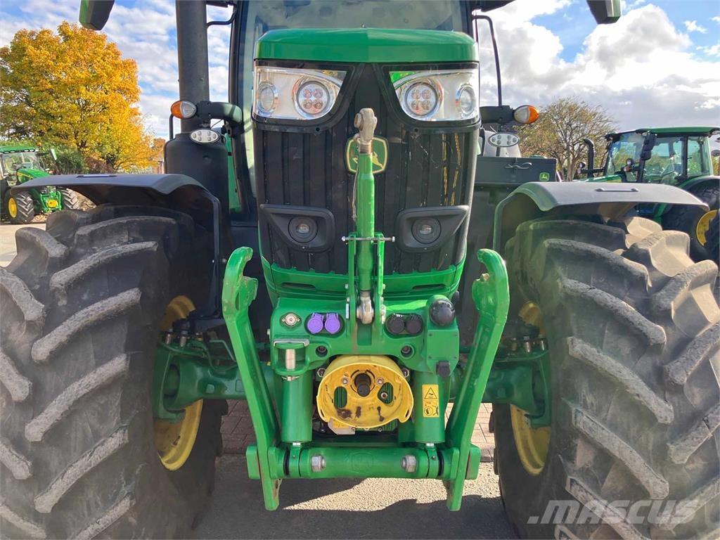 John Deere 6R 215 Traktory