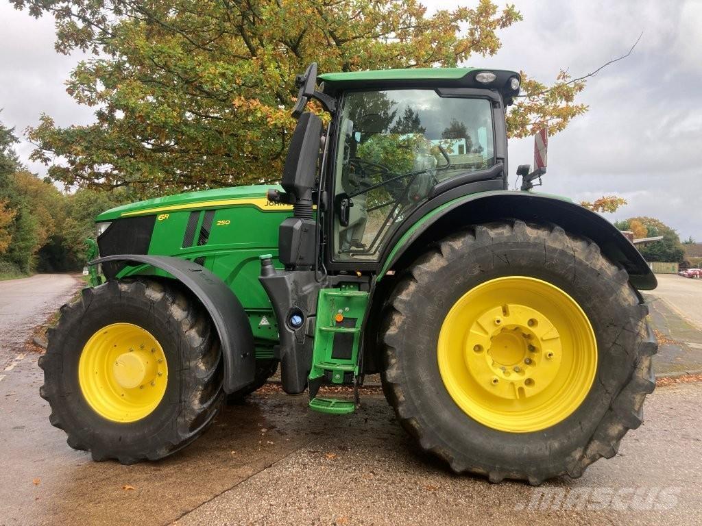 John Deere 6R 250 Traktory