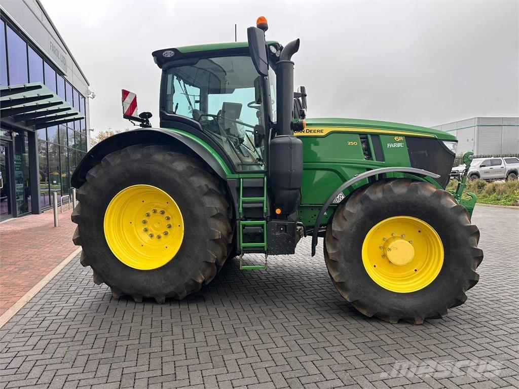 John Deere 6R 250 Traktory