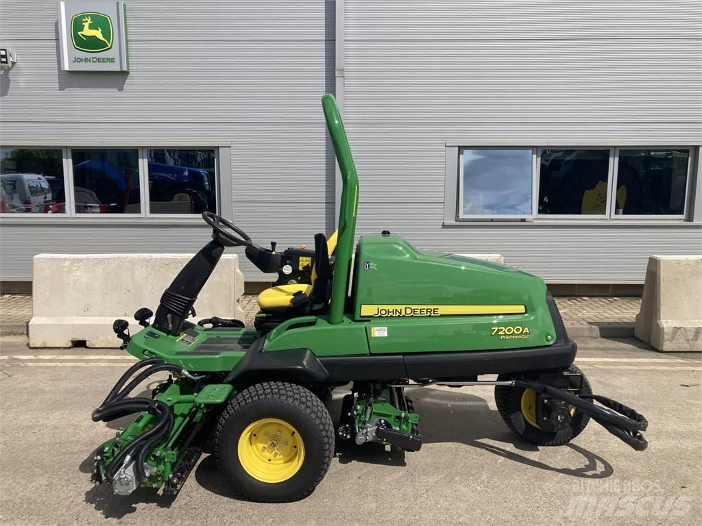 John Deere 7200A Vedené kosačky