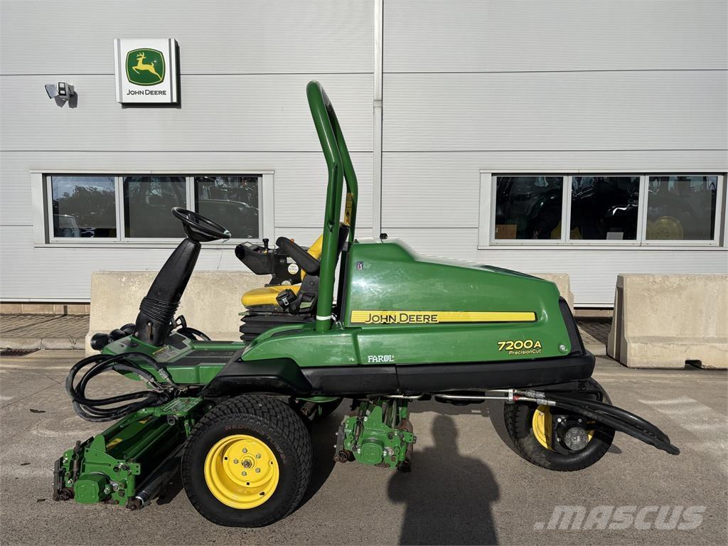 John Deere 7200A Vedené kosačky