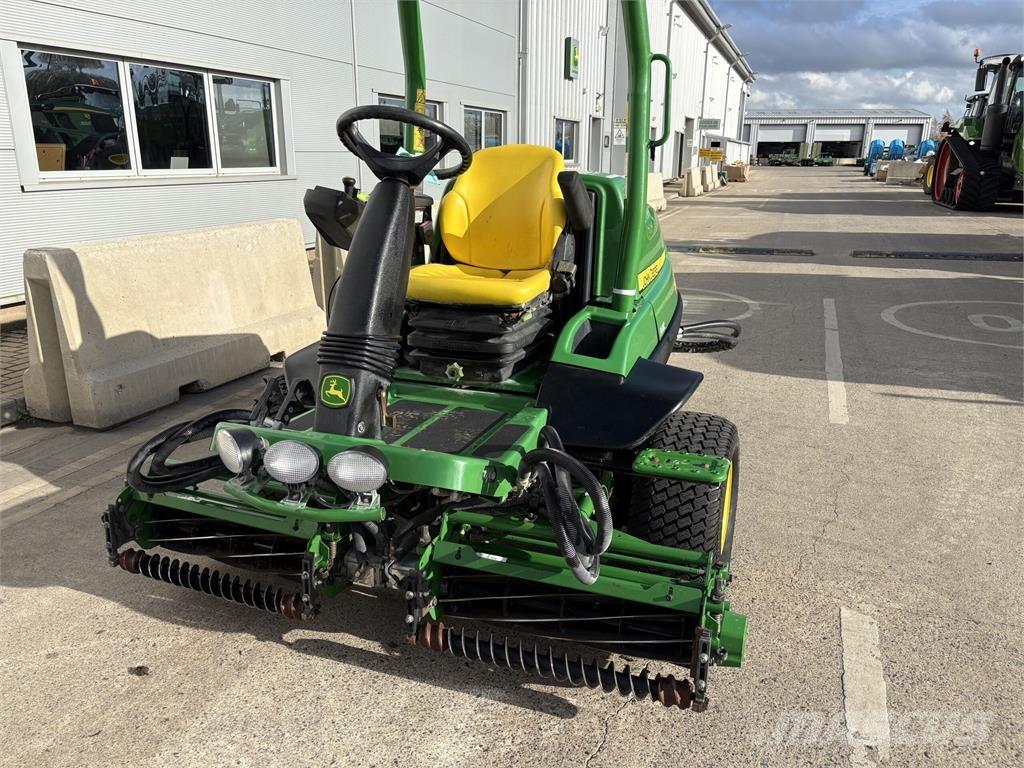 John Deere 7200A Vedené kosačky
