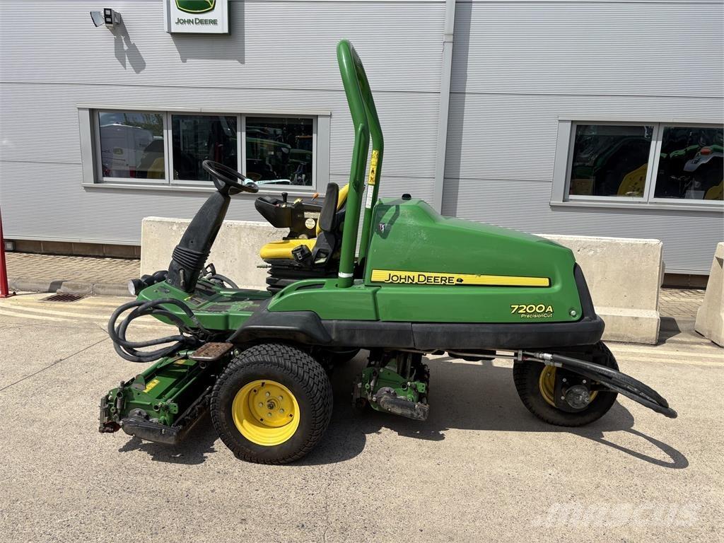 John Deere 7200A Vedené kosačky