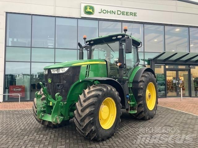 John Deere 7310R Traktory