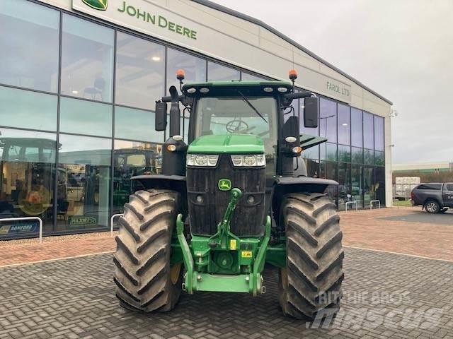 John Deere 7310R Traktory