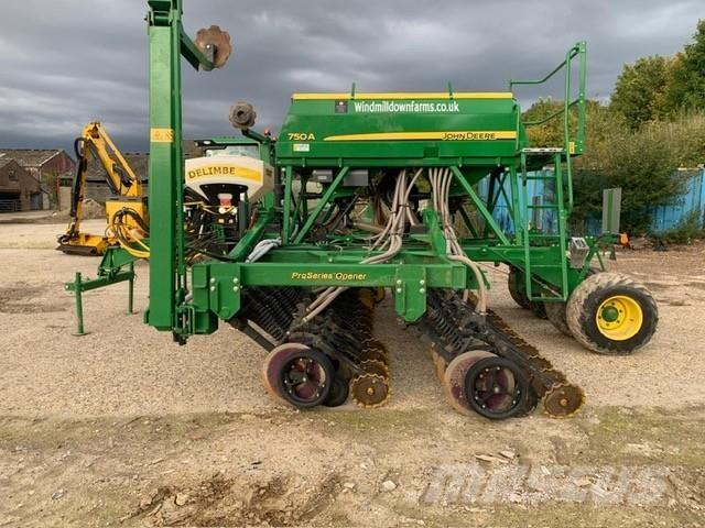 John Deere 750A Mechanické sejačky