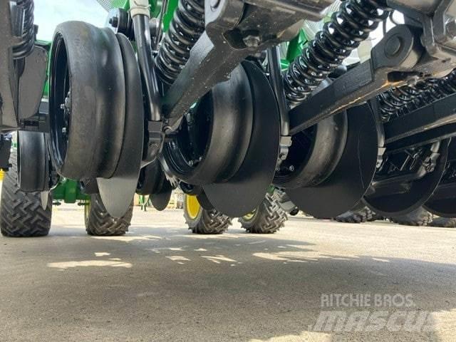 John Deere 750A Mechanické sejačky
