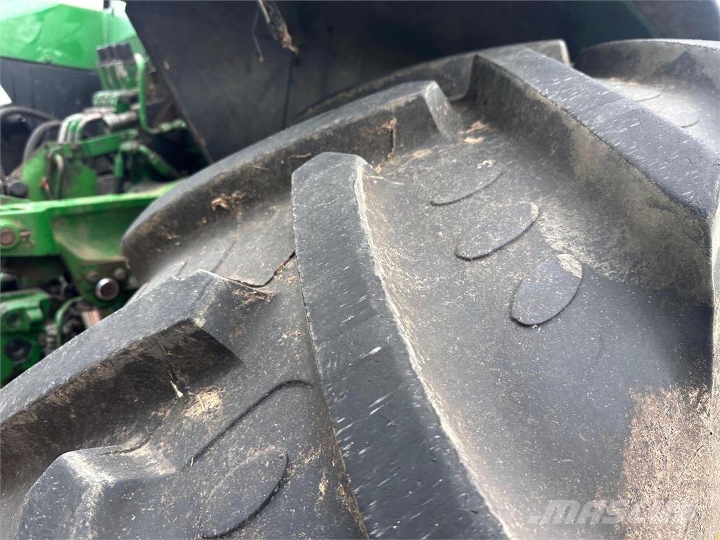 John Deere 7700 Traktory