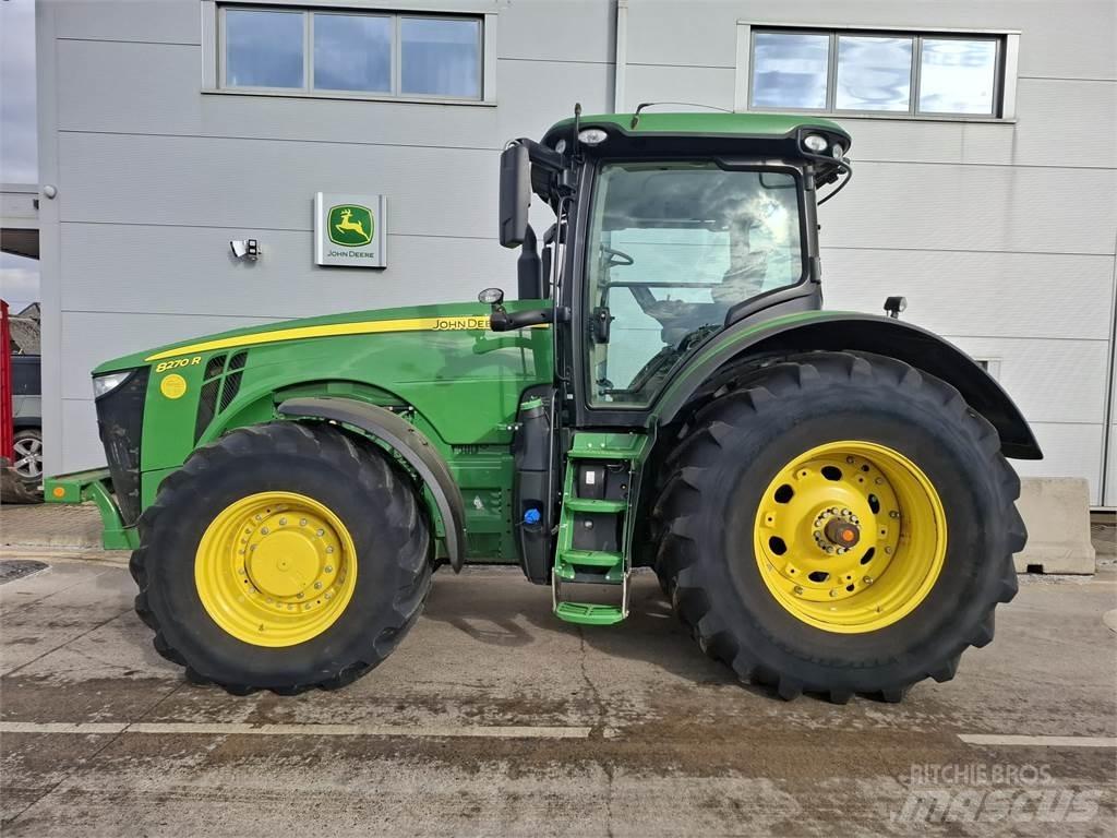 John Deere 8270R Traktory