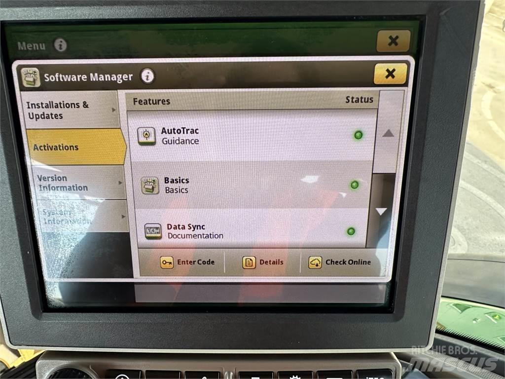 John Deere 8270R Traktory