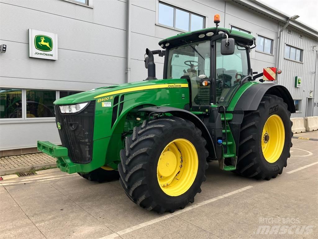 John Deere 8400R Traktory