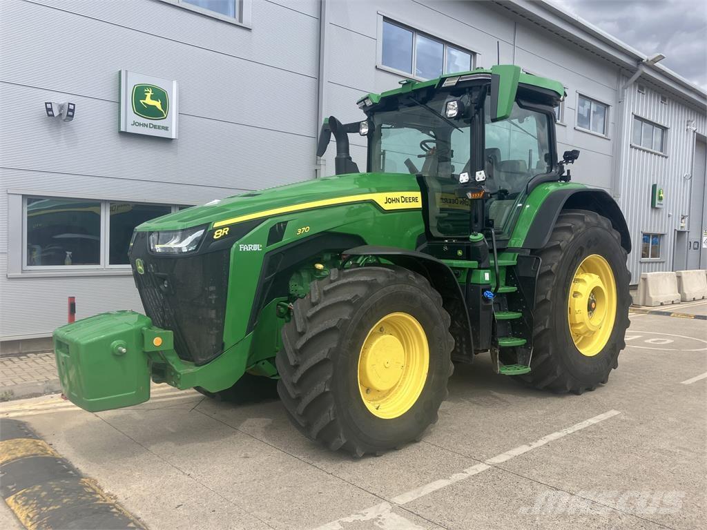 John Deere 8R 370 Traktory