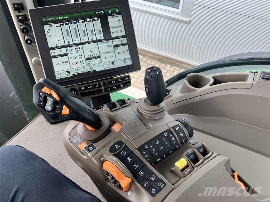 John Deere 8R 370 Traktory