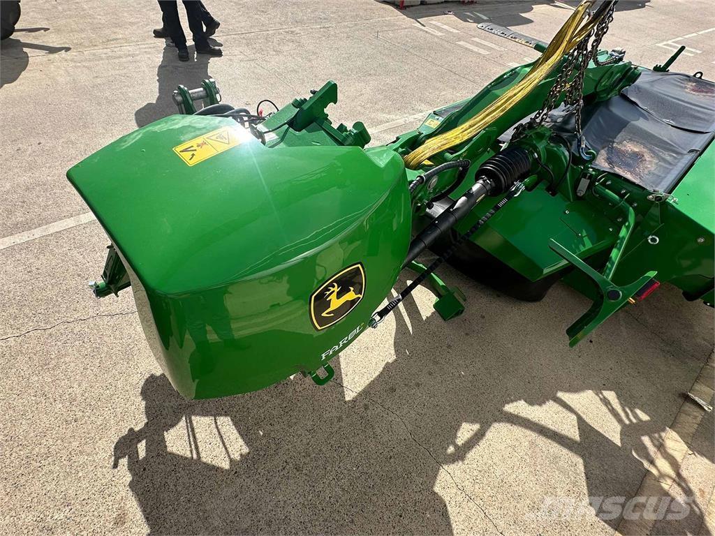 John Deere R310R Žacie stroje