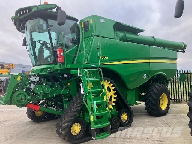 John Deere S790 Kombinované zberacie stroje