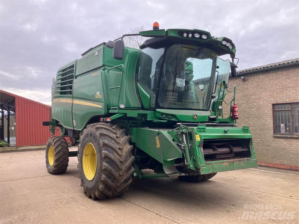 John Deere T670 HM Kombinované zberacie stroje
