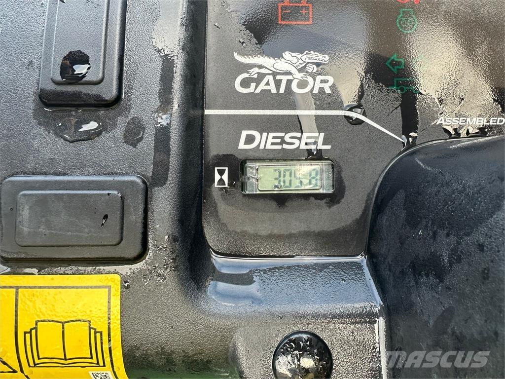 John Deere TH6x4 Úžitkové vozne