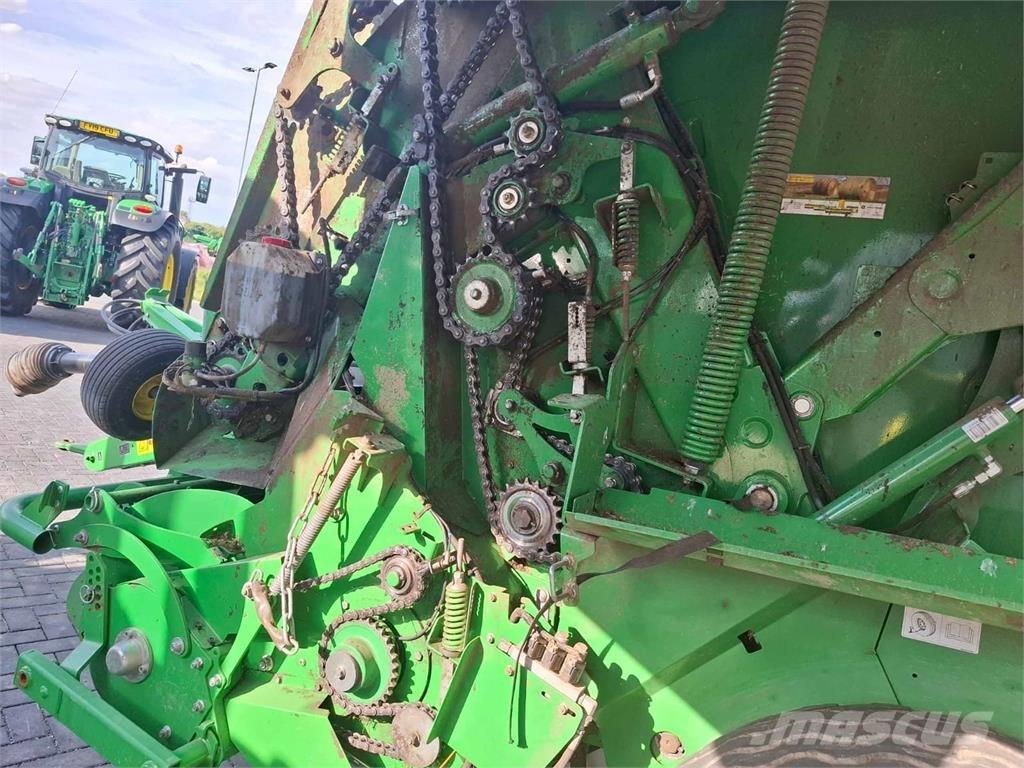 John Deere V451R Lisy na hranaté balíky