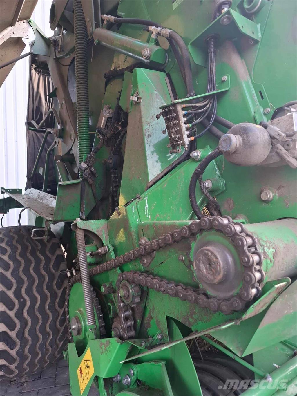 John Deere V451R Lisy na hranaté balíky