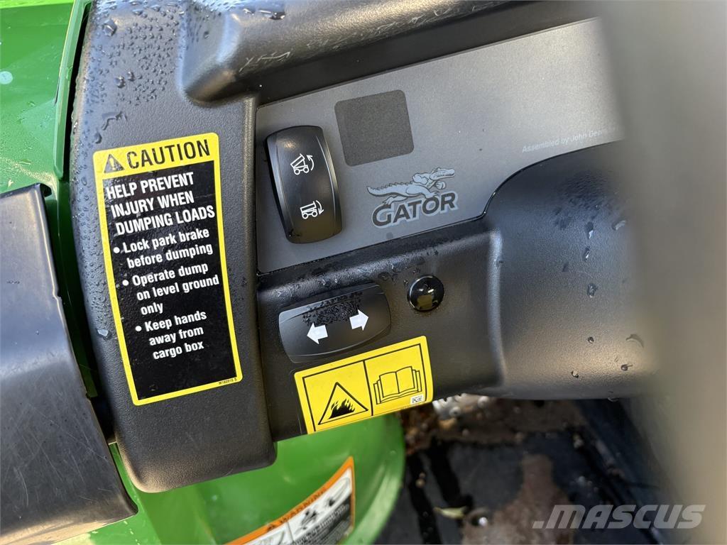 John Deere XUV855M Úžitkové vozne