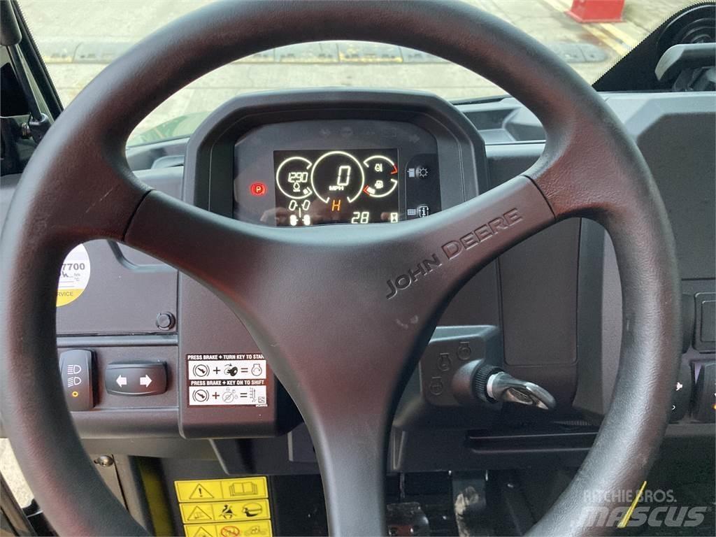 John Deere XUV875M Úžitkové vozne