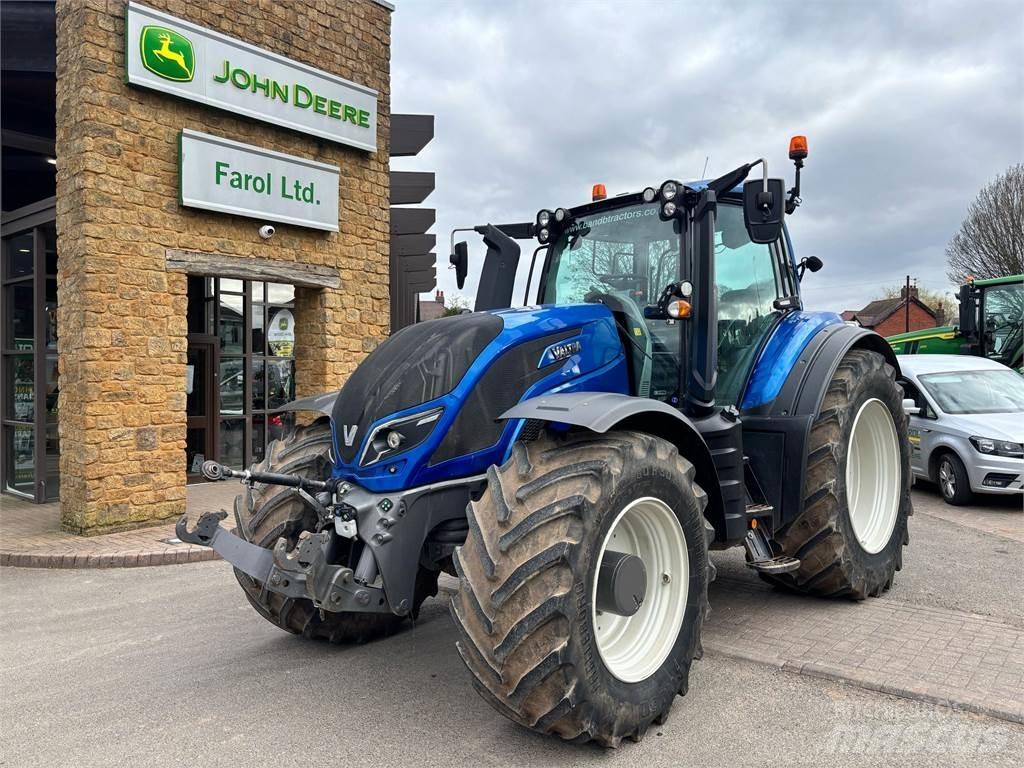 Valtra T234D Traktory