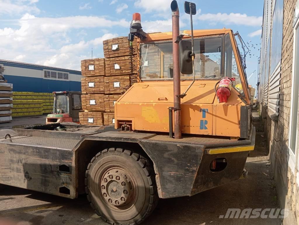 Sisu TR160 AL 4 X4 Terminálový ťahač