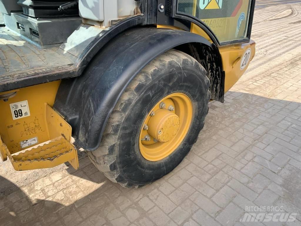 CAT 906 M Kolesové nakladače