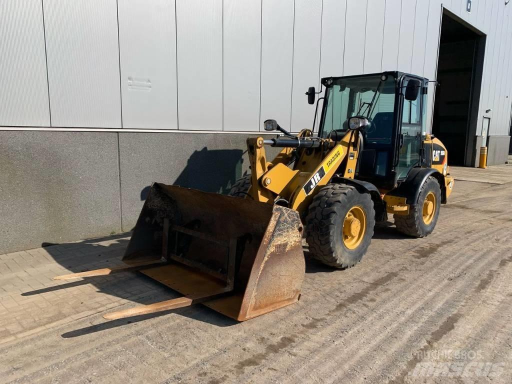 CAT 906 M Kolesové nakladače