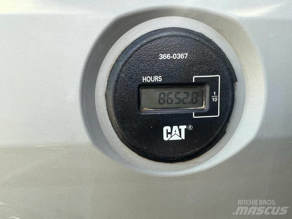 CAT 323 EL Pásové rýpadlá