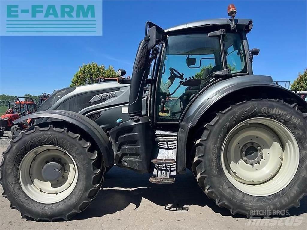 Valtra t174es Traktory