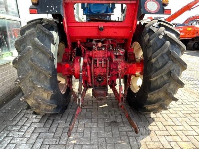 International 1255 A Traktory