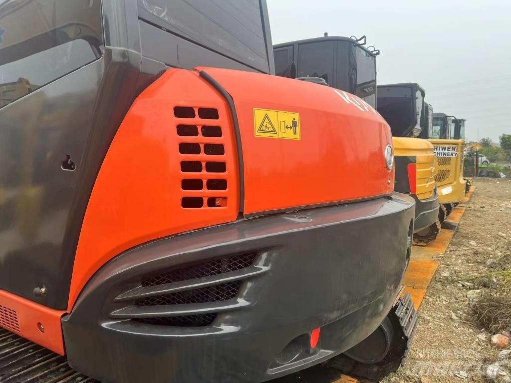 Kubota 183 Pásové rýpadlá