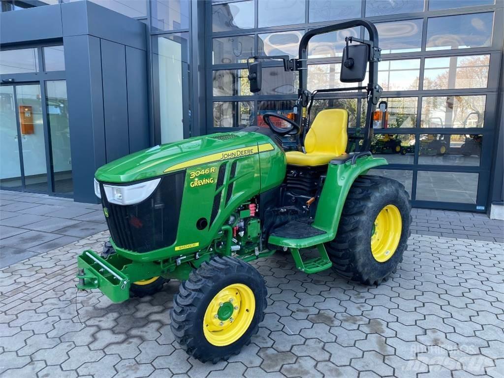 John Deere 3046R Traktory