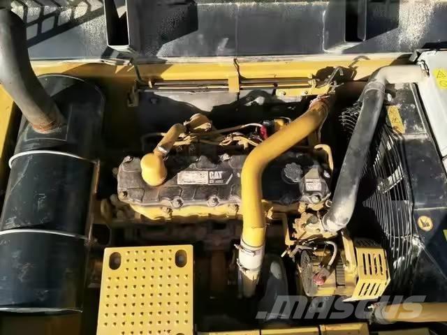 CAT 324 Pásové rýpadlá