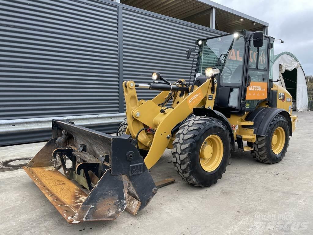 CAT 908M Kolesové nakladače
