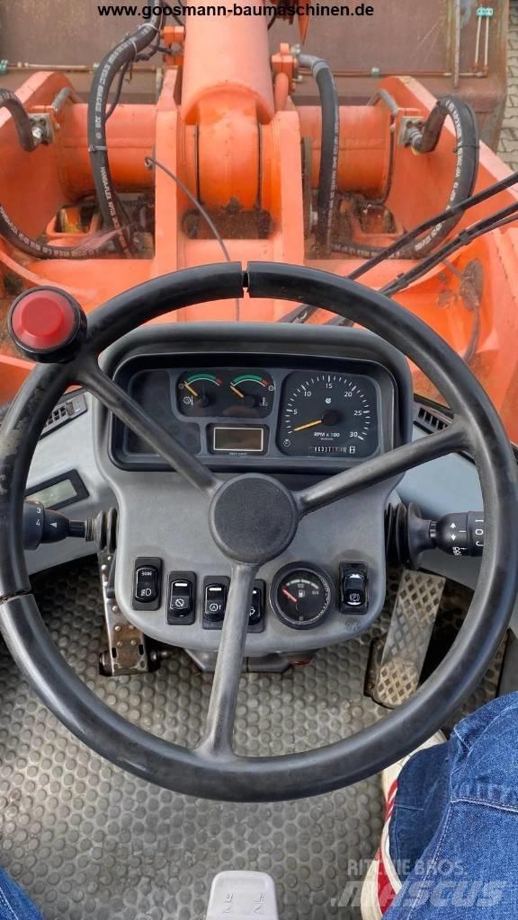Hitachi LX 210 E Kolesové nakladače