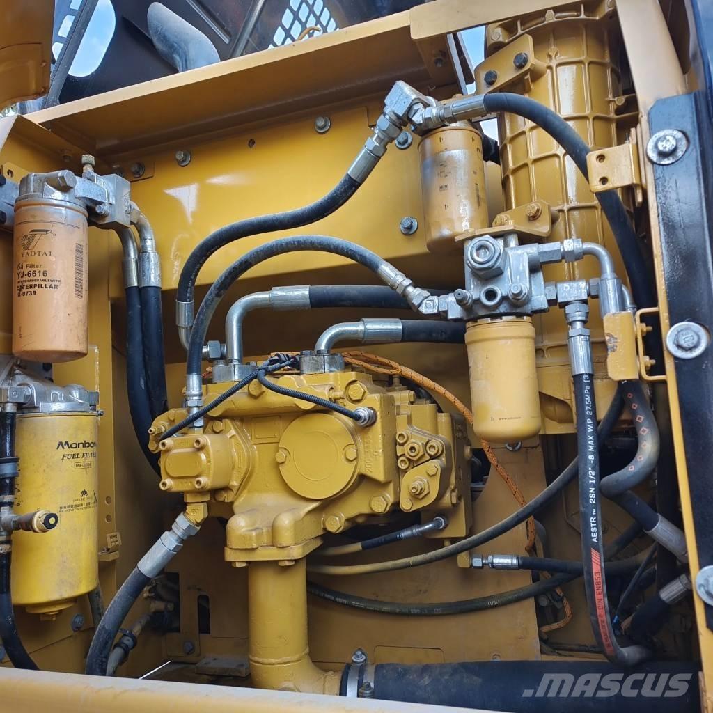 CAT 320 D Pásové rýpadlá