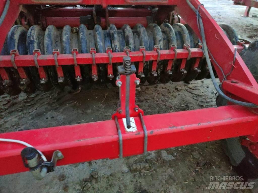 Horsch JOCKER 12 RT Tanierové brány