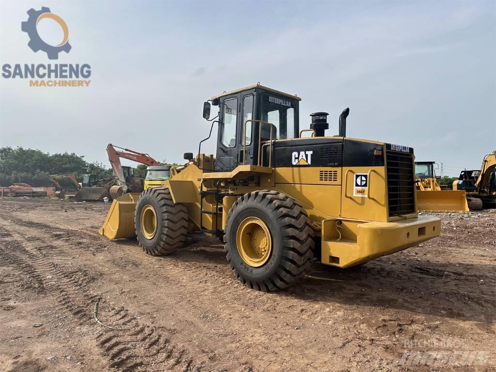 CAT 966F Kolesové nakladače