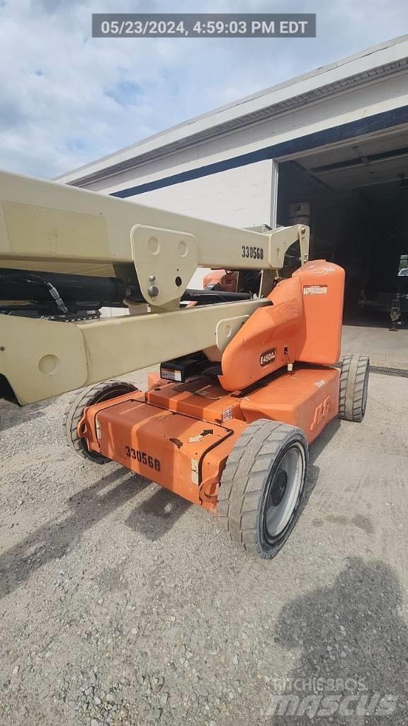 JLG E 450 AJ Kĺbové plošiny