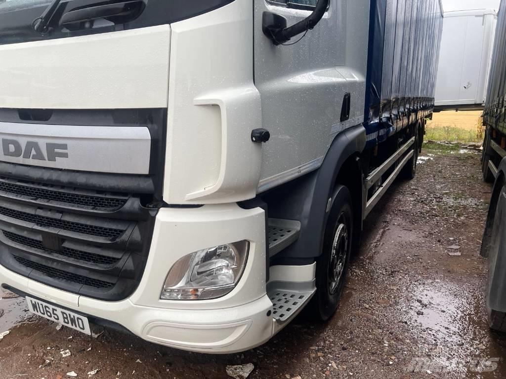 DAF CF 330 Nákladné vozidlá s bočnou zhrnovacou plachtou