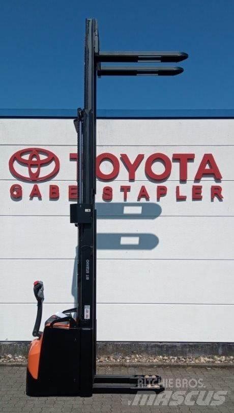 Toyota SWE160L Ručne vedené vysokozdvižné vozíky
