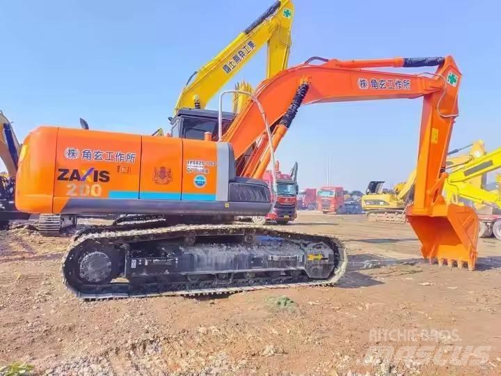 Hitachi ZX200 Pásové rýpadlá