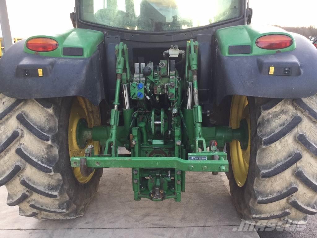 John Deere 6125R Traktory